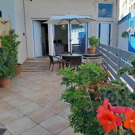 The Getaway Appartement Agia Marina Buitenkant foto