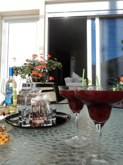 The Getaway Appartement Agia Marina Buitenkant foto