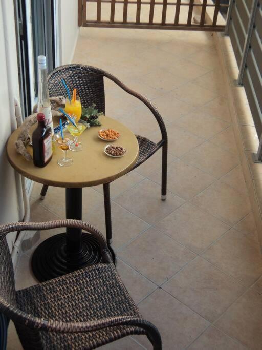 The Getaway Appartement Agia Marina Buitenkant foto