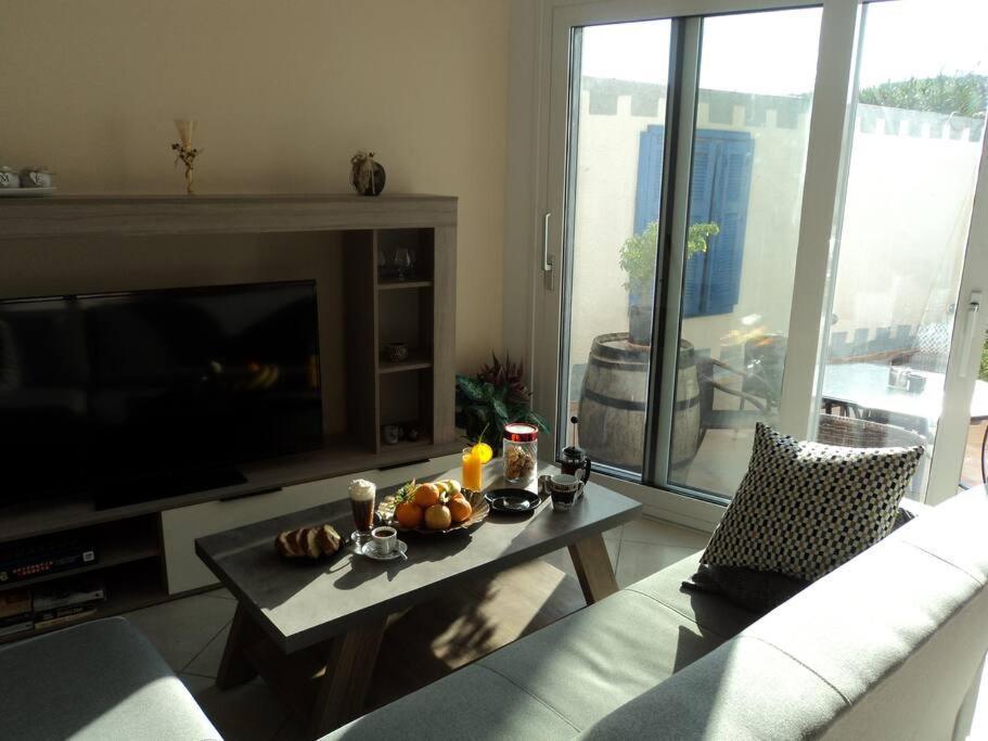 The Getaway Appartement Agia Marina Buitenkant foto