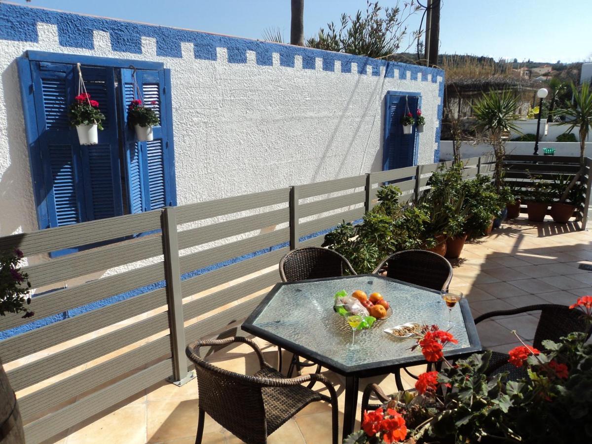 The Getaway Appartement Agia Marina Buitenkant foto