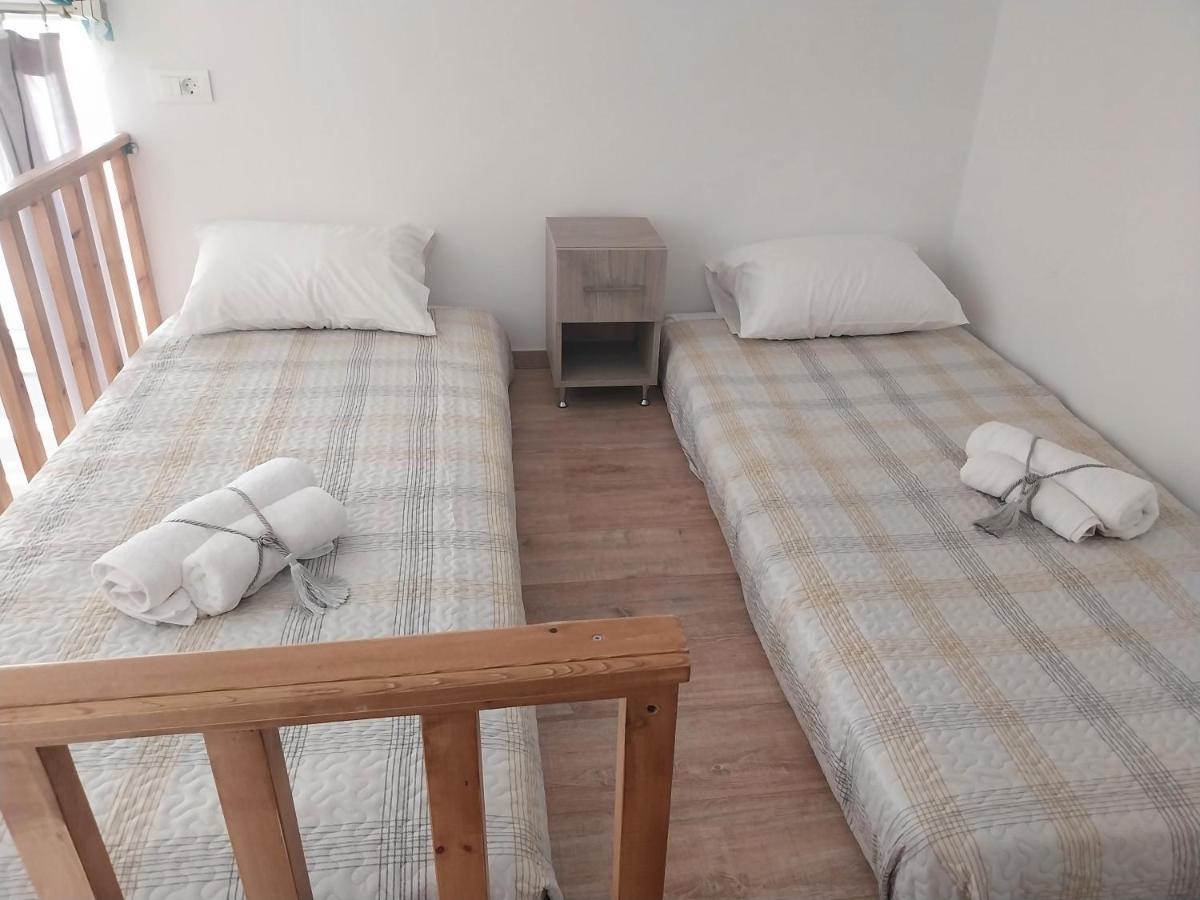 The Getaway Appartement Agia Marina Buitenkant foto